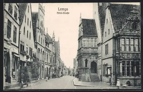 AK Lemgo, Mittel-Strasse mit Geschäft