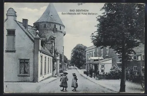 AK Bad Bentheim, Schlossstrasse mit Hotel Bellevue