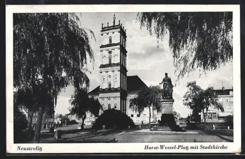 AK Neustrelitz, Platz, Stadtkirche