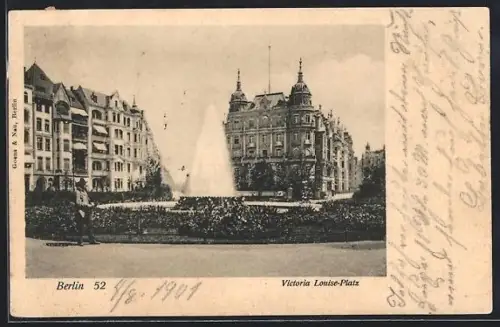 AK Berlin-Schöneberg, Victoria Louise-Platz, Platzansicht mit Brunnen und Wohnhäusern