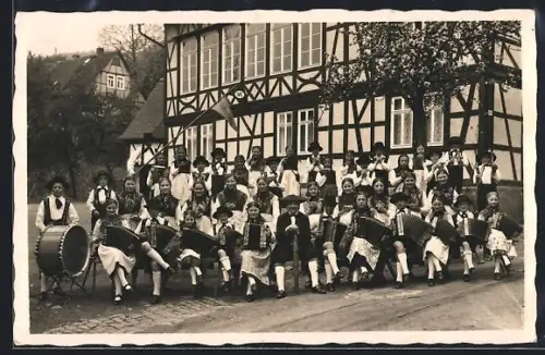 AK Erlenbach i. Odw., Mund- und Handharmonika-Orchester Die Erlenbacher Spielschar der einklassigen Volksschule
