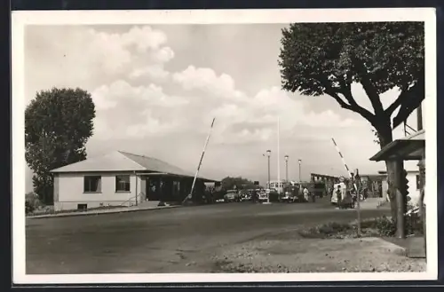AK Kehl, Rheinbrücke Kehl mit deutsch-französ. Grenzübergang