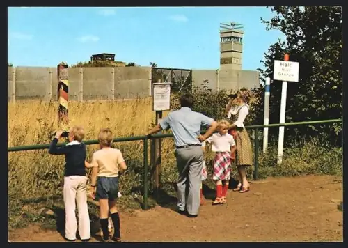 AK Grenzübersichtspunkt, Parkplatz Schwarzes Moor Hochrhön, Blick zum Erdbunker