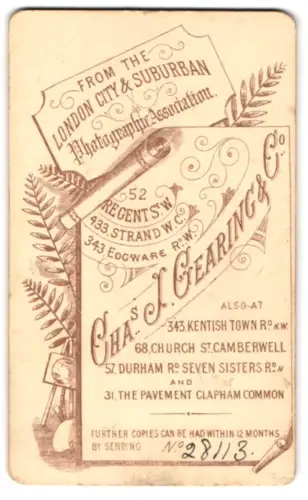 Fotografie C. J. Gearing & Co., London, Anschrift der Ateliers auf einer Banderole