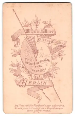 Fotografie Wilhelm Zöllner, Berlin, Anschrift des Atelier auf einer Malpalette