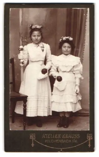 Fotografie Krauss, Hilchenbach i. W., Mädchen Emma und Adelheid Seubert zu ihrer Kommunion