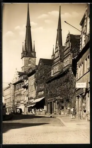 AK Saalfeld /Saale, Saalstrasse mit Stadtapotheke