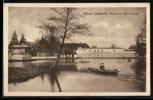 AK Naunhof bei Leipzig, Gasthaus Mühle Lindhardt mit Kahn, Bes. Ernst Schurk