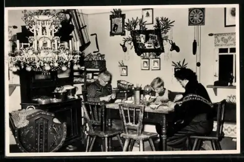 AK Seiffen /Erzgeb., Stube eines Spielzeugmachers zur Weihnachtszeit