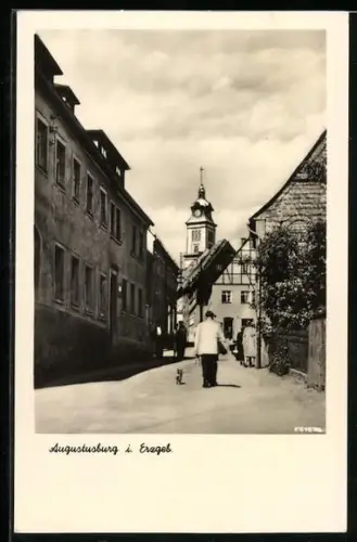 AK Augustusburg i. Erzgeb., Strassenansicht mit Kirche