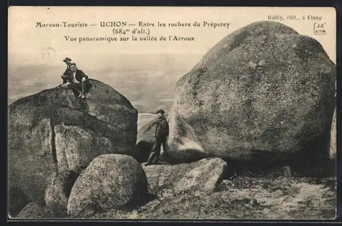 AK Uchon, Entre les rochers du Prépotey, vue panoramique sur la vallée de l`Arroux