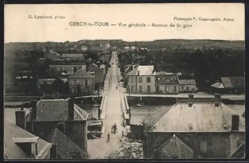 AK Cercy-la-Tour, Vue générale, Avenue de la gare