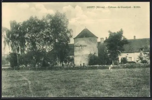 AK Guipy /Nièvre, Château de Grandpré et son parc verdoyant