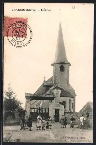 AK Charrin /Nièvre, L`église et les villageois devant le portail