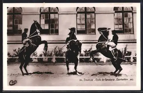 AK Saumur, Ecole de Cavalerie, Courbettes