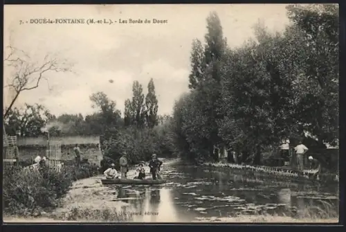 AK Douè-la-Fontaine, Les Bords du Douet