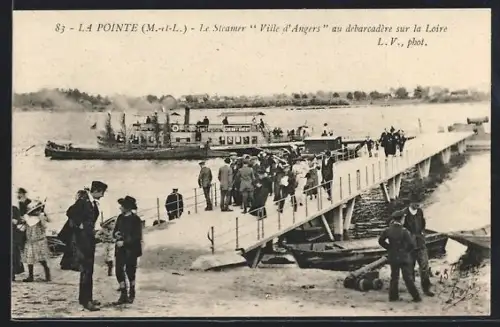 AK La Pointe /M.-et-L., Le Steamer Ville d`Angers au débarcadère sur la Loire