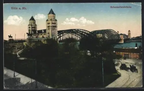 AK Köln a. Rh., Hohenzollernbrücke, Reiterstandbild, Domtürme