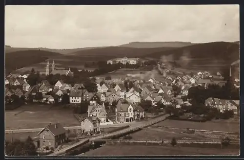 AK Hilchenbach, Teilansicht mit Kirche und Strassenpartie