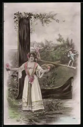 AK Frau im Kleid am Buchstaben L, Im Hintergrund Kinder auf Wippe