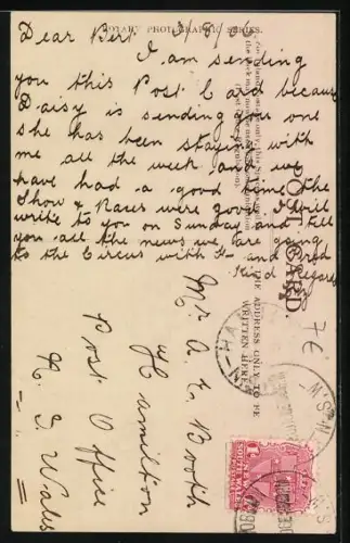 AK Frau im Kleid am Buchstaben L, Im Hintergrund Kinder auf Wippe