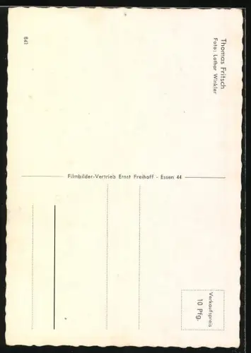 AK Musiker und Schauspieler Thomas Fritsch in Kamera blickend