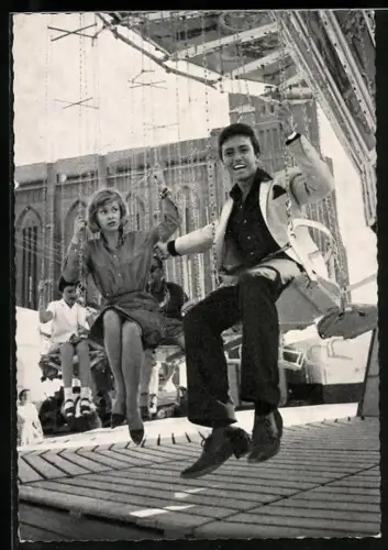 AK Musikerpaar Gitte und Rex Gildo im Karussell