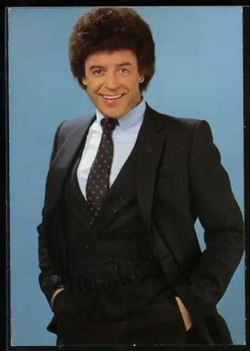 AK Musiker Tony Marshall in Anzug und Krawatte