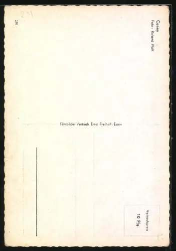 AK Musikerin Conny Froboess lächelt strahlend
