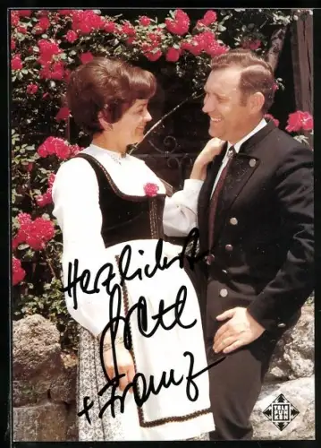 AK Musikerpaar Gretl & Franz in Trachtenkleidung, Autogramm