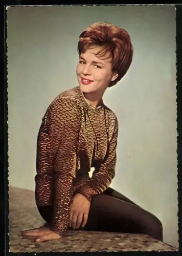 AK Musikerin Conny mit roten Haaren