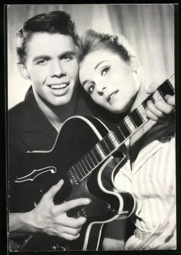 AK Musiker Peter Kraus spielt mit Musikerin Veronika Beyer