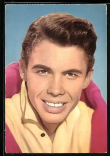 AK Peter Kraus mit rotem Umhängepulli