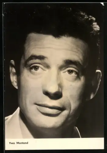 AK Yves Montand, Portrait