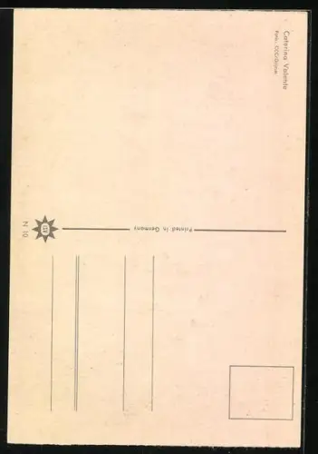 AK Caterina Valente mit Rose vor einem Notenblatt