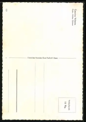 AK Musikerin Caterina Valente auf Gitarre spielend