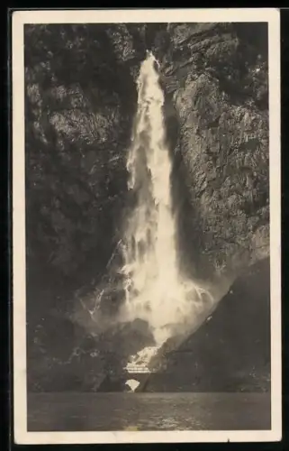 AK Wesen, Wasserfall am Walensee
