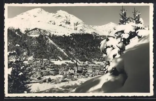 AK Davos, Totalansicht im Winter mit Schatzalp und Schiahorn