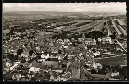 AK Göllheim /Pfalz, Ortsansicht mit umliegender Landschaft, Fliegeraufnahme