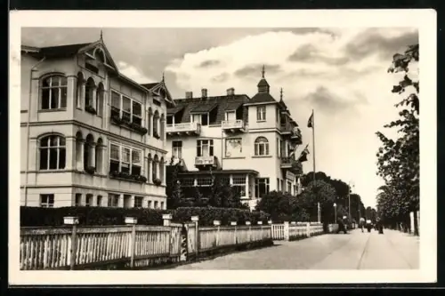 AK Bansin, Kurpromenade mit Pensionen