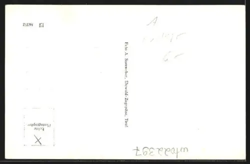 AK Ehrwald /Tirol, Ortspanorama mit Zugspitzmassiv