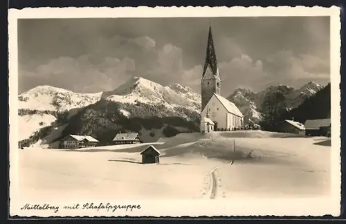 AK Mittelberg /Kleinwalsertal, Ortsansicht mit Schafsalpgruppe im Winter
