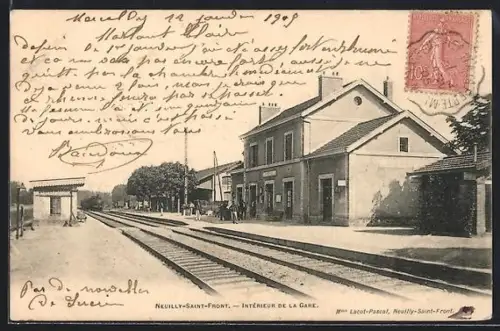 AK Neuilly-Saint-Front, Intérieur de la Gare