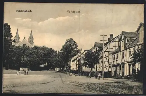 AK Hilchenbach, Marktplatz mit Fachwerkhäusern, Geschäften und Kirche