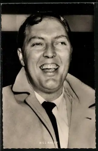 AK Musiker Bill Haley, Breit lächelnd