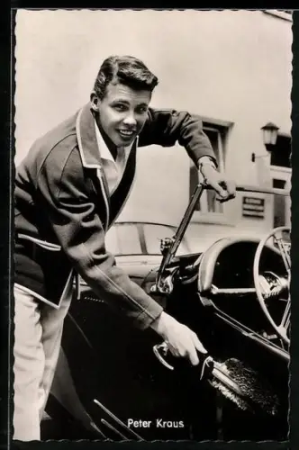 AK Schauspieler Peter Kraus bei der Autowäsche
