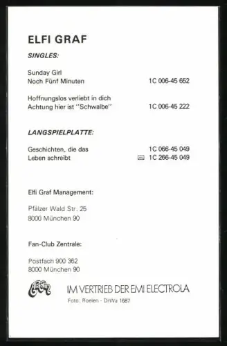 AK Musikerin Elfi Graf seitlich über ihre Schulter schauend