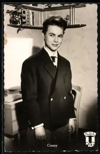 AK Conny in Hula-Hopp, Conny