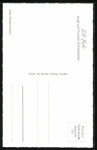 AK Musikerin Lill Babs am Spiegel