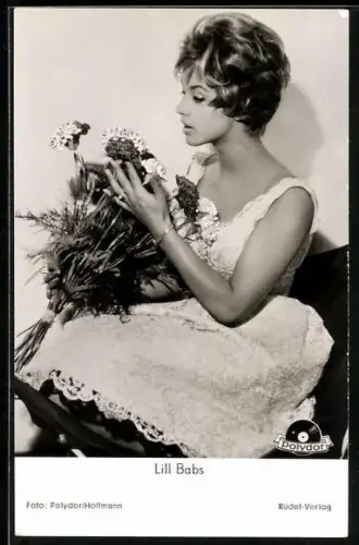 AK Lill Babs mit einem Blumenstrauss, Polydor